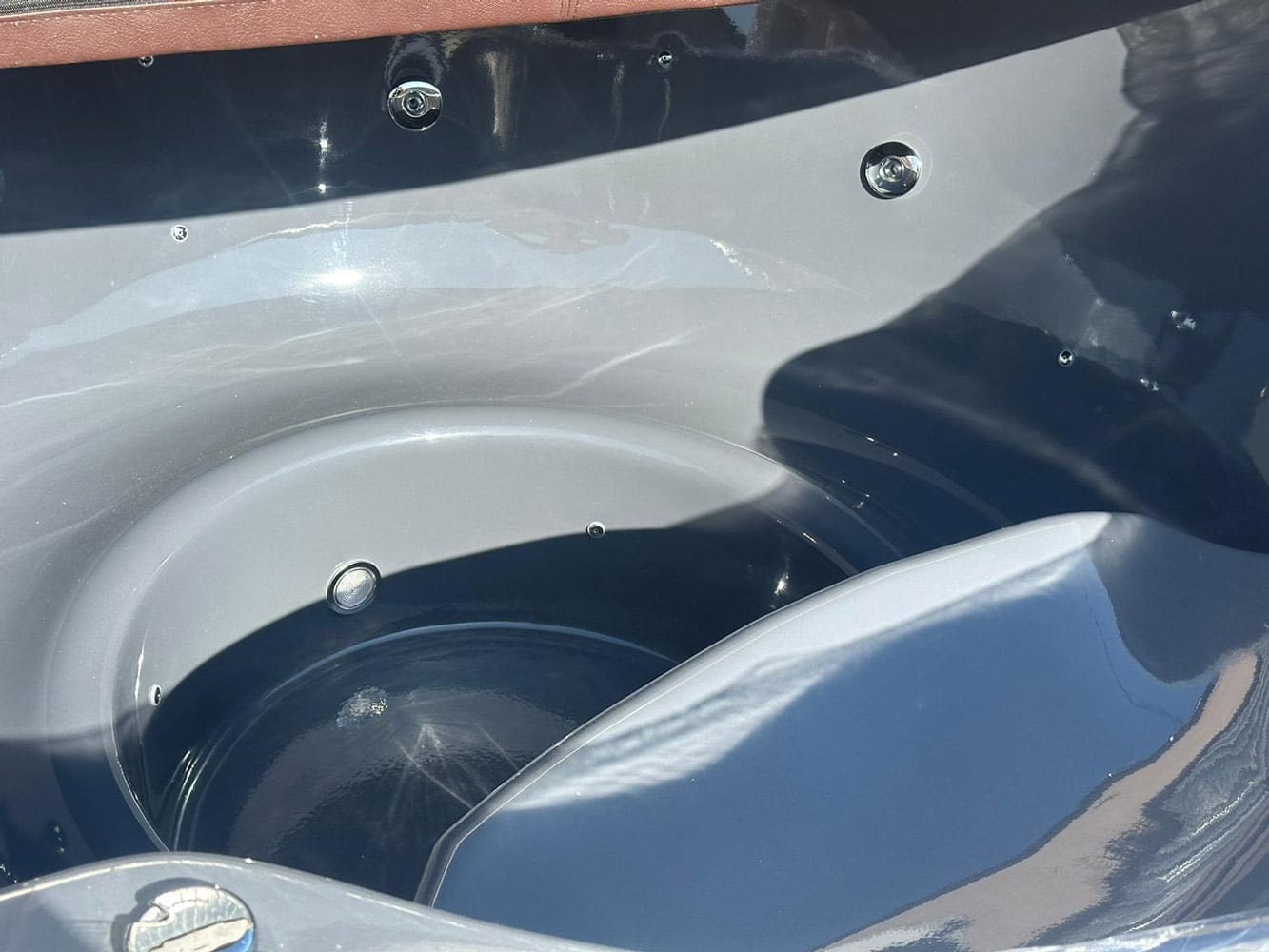 Hot tub with integrated stove, hydro massage, air system, LED lamp, LWDcnc