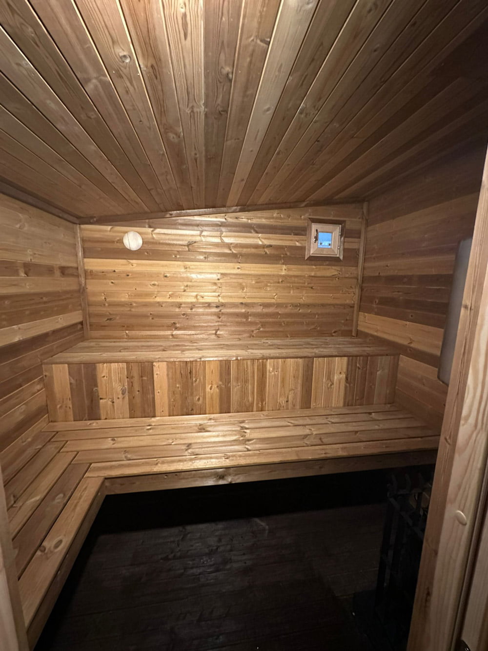 Thermo wood sauna room with an anteroom and shower, 4x2.5m, LWDcnc
