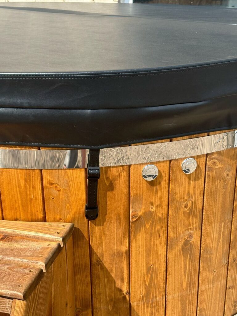 Hot tub with an external stove, LED + air massage system, LWDcnc.com