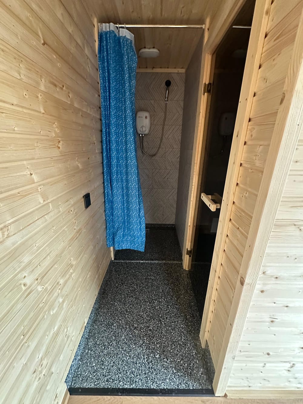 Insulated garden sauna with shower, 4x3m, LWDcnc